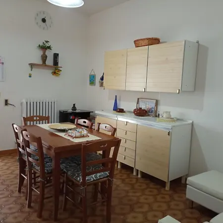 Casada Spazioso E Luminoso